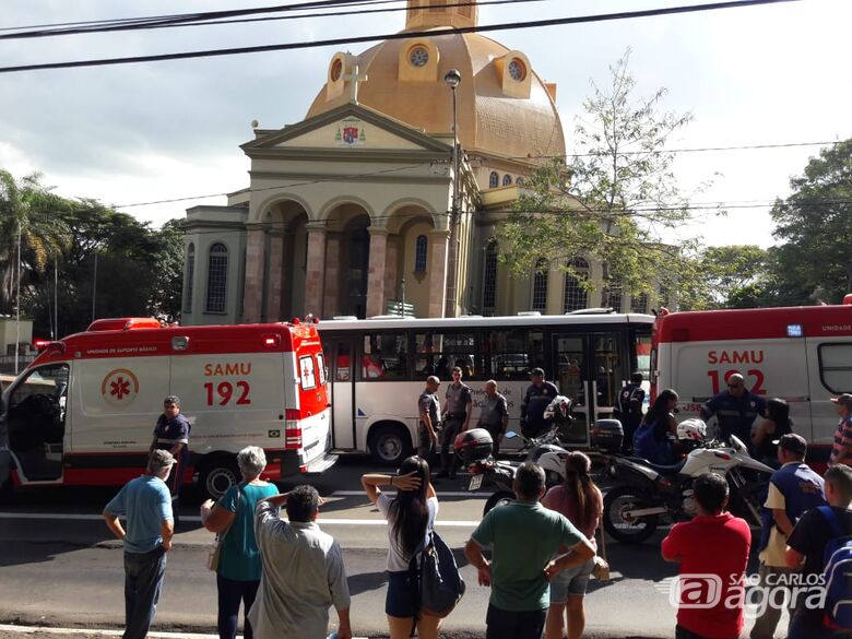 Caminhonete atropela duas mulheres no centro de São Carlos - Crédito: São Carlos Agora