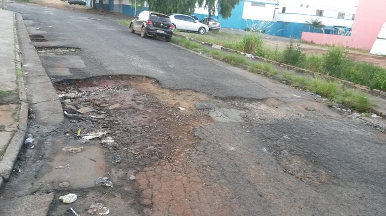 Cratera incomoda moradores no Jardim São Paulo - Crédito: Divulgação