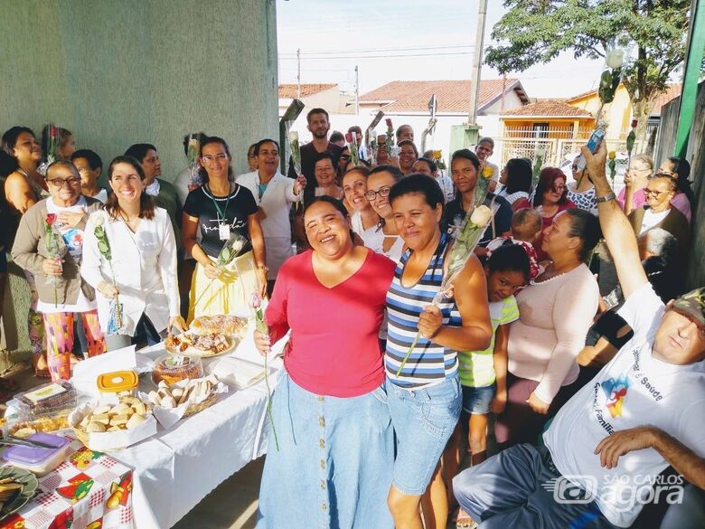 USF Jóquei Clube e Jardim Guanabara homenageiam mães com rosas e café da manhã - Crédito: Divulgação