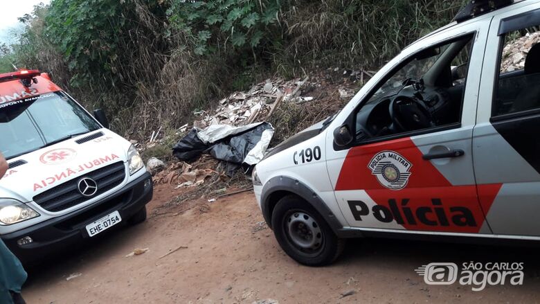 HOMICÍDIO: identificado corpo de homem encontrado em estrada de terra perto do CDHU - Crédito: São Carlos Agora