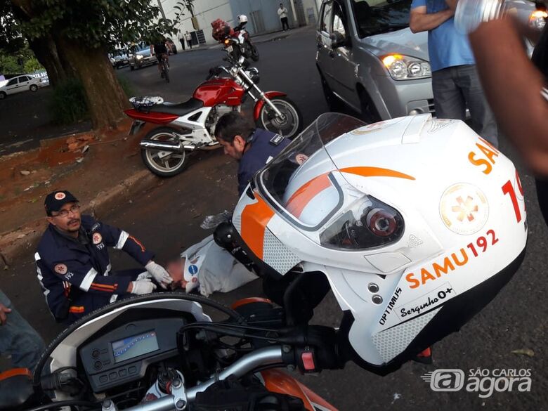 Motociclista bate em carro na Lagoa Serena - Crédito: São Carlos Agora