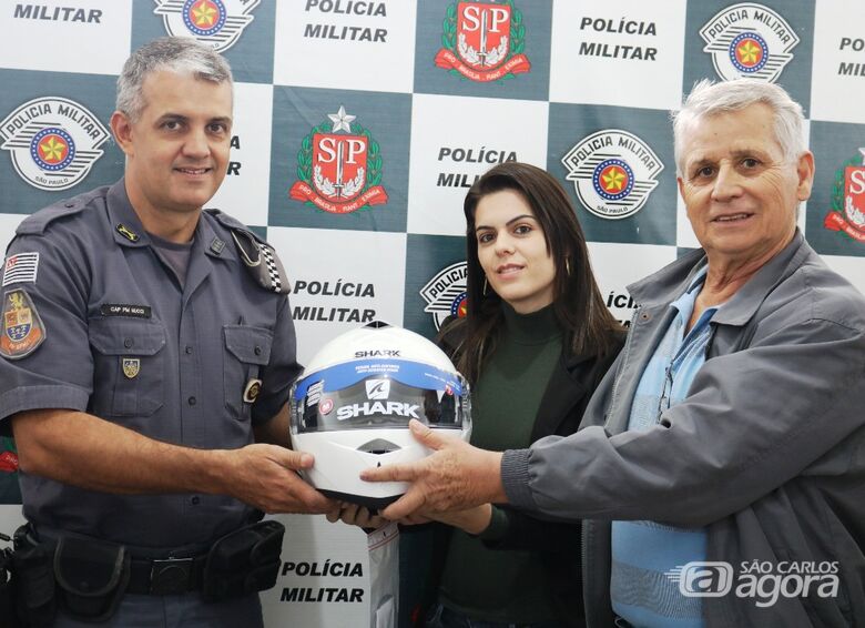 Trânsito faz doação de capacetes para a Polícia Militar - Crédito: Divulgação