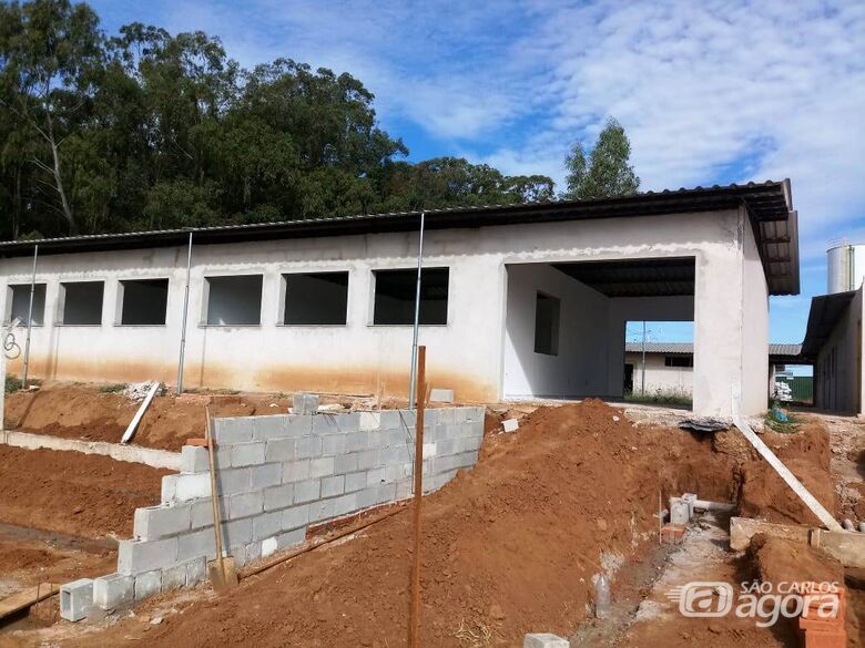 EMEB em construção no Jardim Araucária recebe cobertura definitiva - Crédito: Divulgação