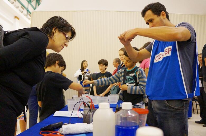 Iguatemi recebe atividades práticas de experimentos científicos - Crédito: Divulgação