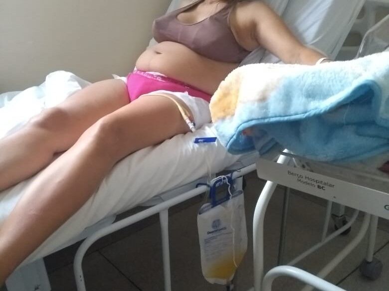Mulher garante que teve bexiga perfurada durante parto na Santa Casa - Crédito: Divulgação