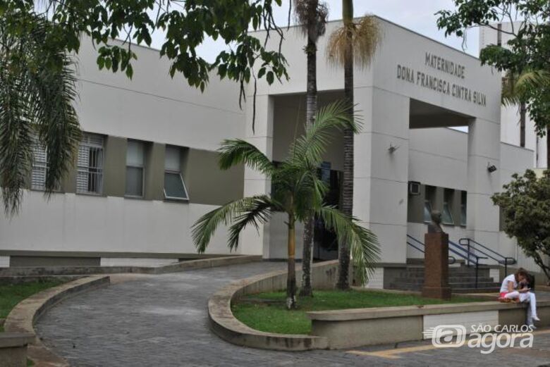 Polícia tenta localizar mãe que fugiu da maternidade e abandonou bebê - Crédito: Folha São Carlos
