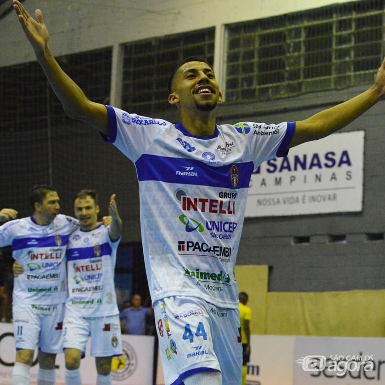 Com dois gols de Zazá, São Carlos vence Pulo do Gato e confirma a liderança da Copa Paulista - Crédito: Maicon Reis