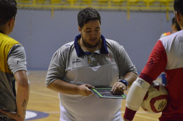 São Carlos irá ‘agredir’ e propor o jogo em Sorocaba - Crédito: Maicon Reis
