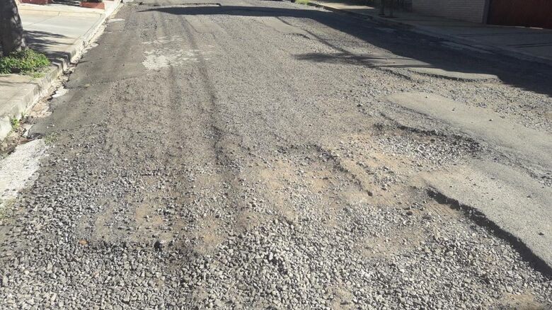 Vereador Sérgio Rocha pede recape nas ruas do Bairro Planalto Paraíso - Crédito: Divulgação
