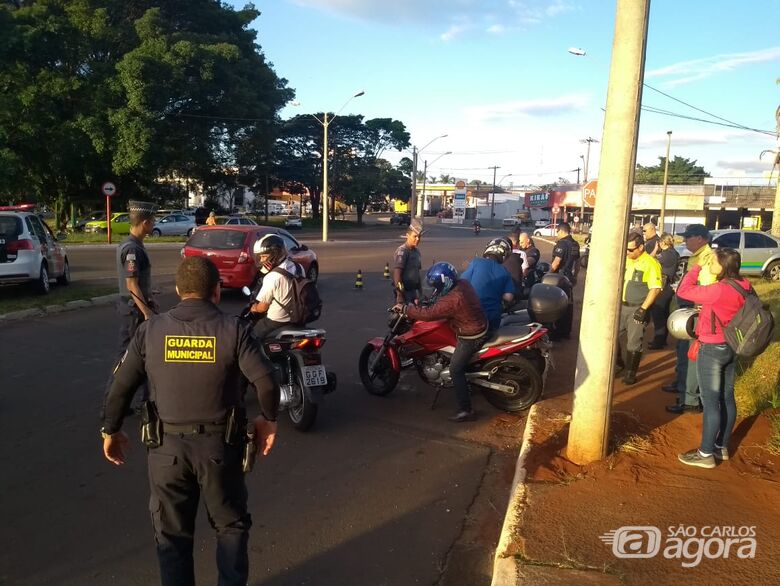 Motos barulhentas: PM, GM e Fiscalização realizam blitz em São Carlos - Crédito: Colaborador/SCA