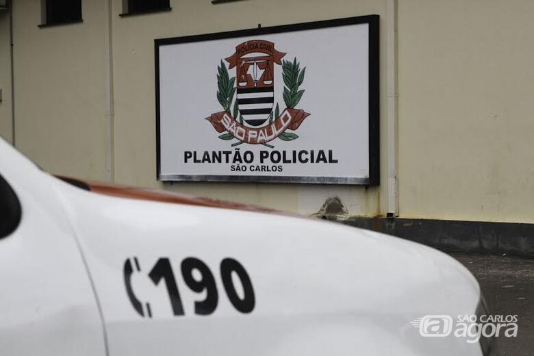 Ladrão é flagrado em interior de veículo, perseguido e detido pelas vítimas - 