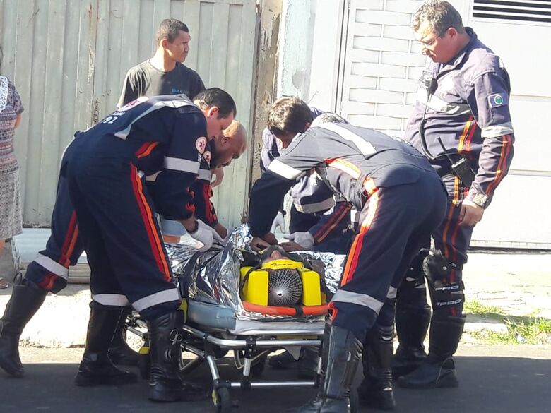 Pedreiro sofre fratura após cair de telhado no Cidade Aracy - Crédito: Maycon Maximino