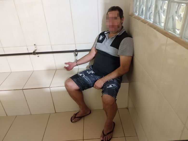 Motorista suspeito de embriaguez é detido após colisão - Crédito: Luciano Lopes