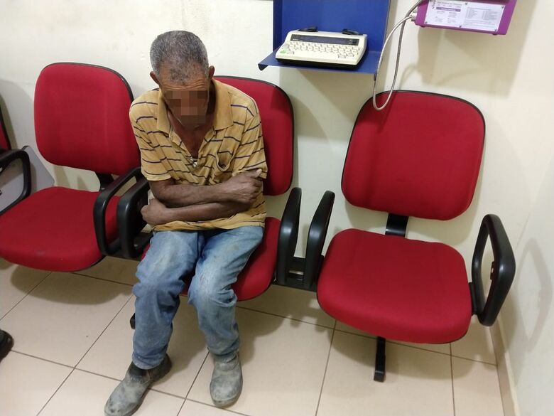 Motorista embriagado bate em muro em Ibaté - Crédito: Luciano Lopes