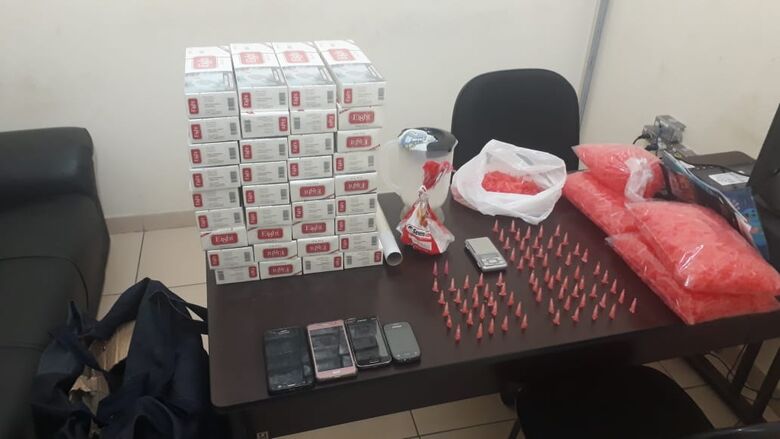 PM desmonta ponto de tráfico de drogas e detém adolescentes no São Carlos I - Crédito: São Carlos Agora