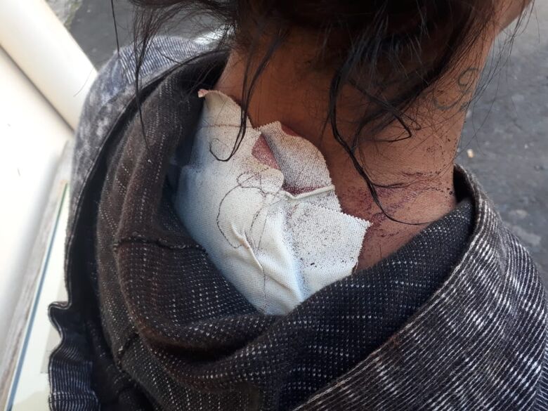 Jovem é detido após esfaquear mulher em Ribeirão Bonito - Crédito: Marco Lúcio