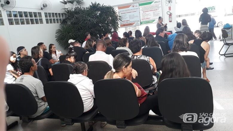 Pacientes reclamam de superlotação e demora no atendimento da UPA Vila Prado - Crédito: Colaborador/SCA