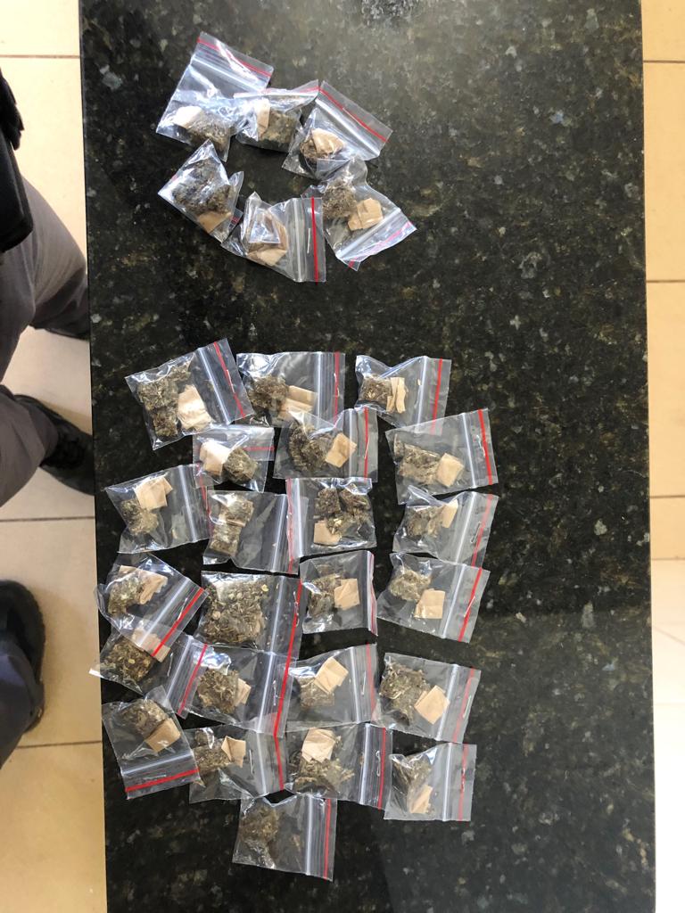Garota carregava maconha no shorts no Aracy - Crédito: Divulgação