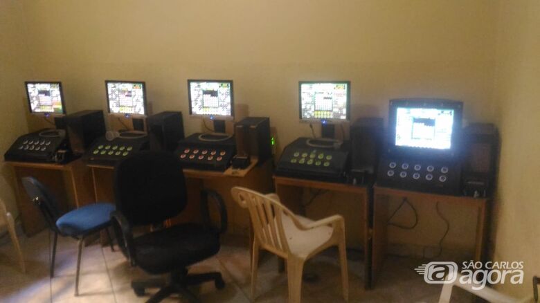 PM apreende 17 máquinas caça-níqueis no Centro - Crédito: Divulgação