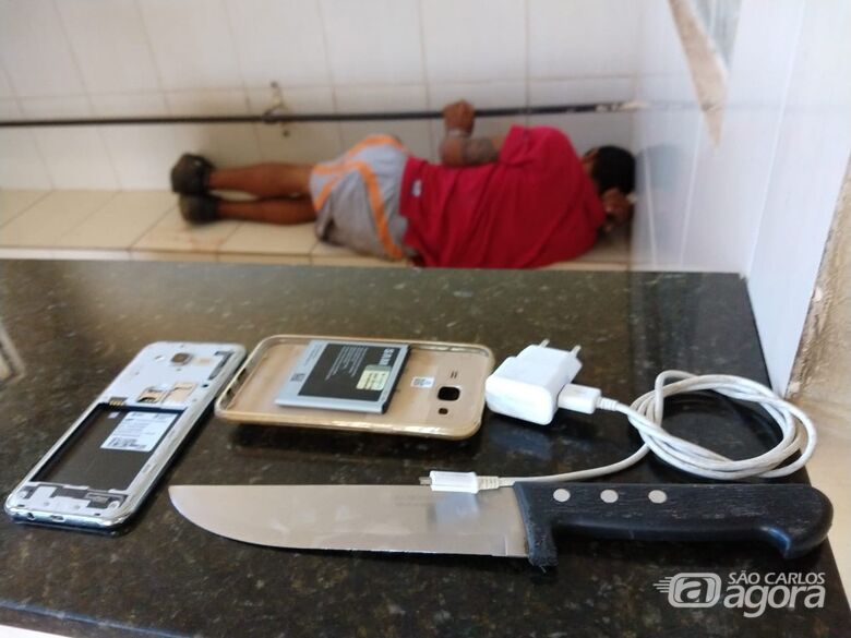 Ladrão é pego em telhado após roubo em residência - Crédito: Luciano Lopes