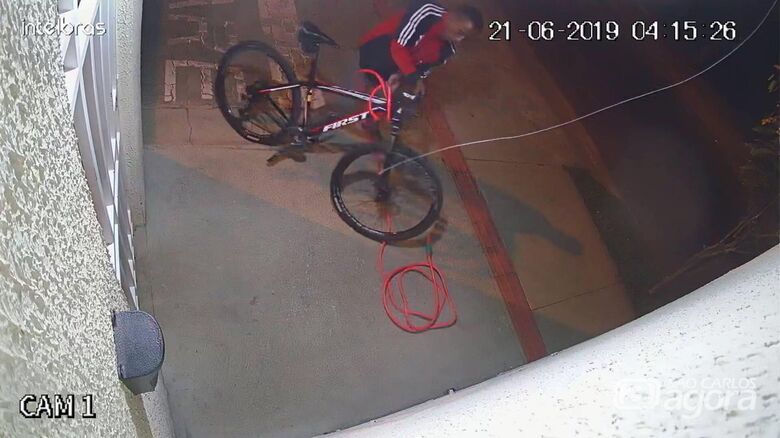 Ladrão furta bike de condomínio e leitora do SCA pede ajuda para localizá-la - Crédito: Divulgação