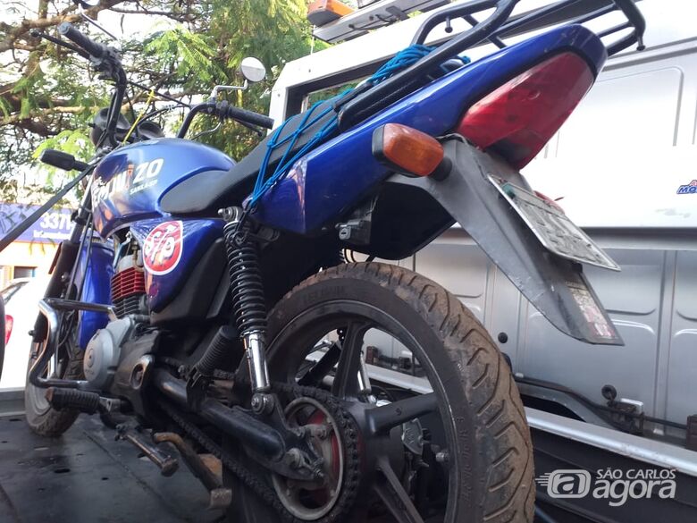 Moto roubada no Jardim Pacaembu é encontrada em mata -