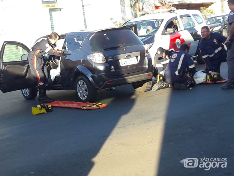 Duas pessoas ficam feridas após colisão na Vila Prado - Crédito: Maycon Maximino