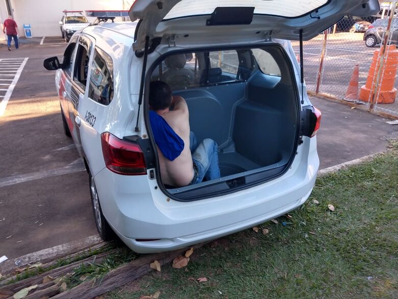 Homem é detido após desrespeitar medida protetiva no São Carlos 8 - Crédito: Luciano Lopes