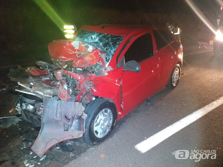 Acidente entre carro e caminhão em São Carlos mata 4 pessoas na SP-318, São Carlos e Araraquara