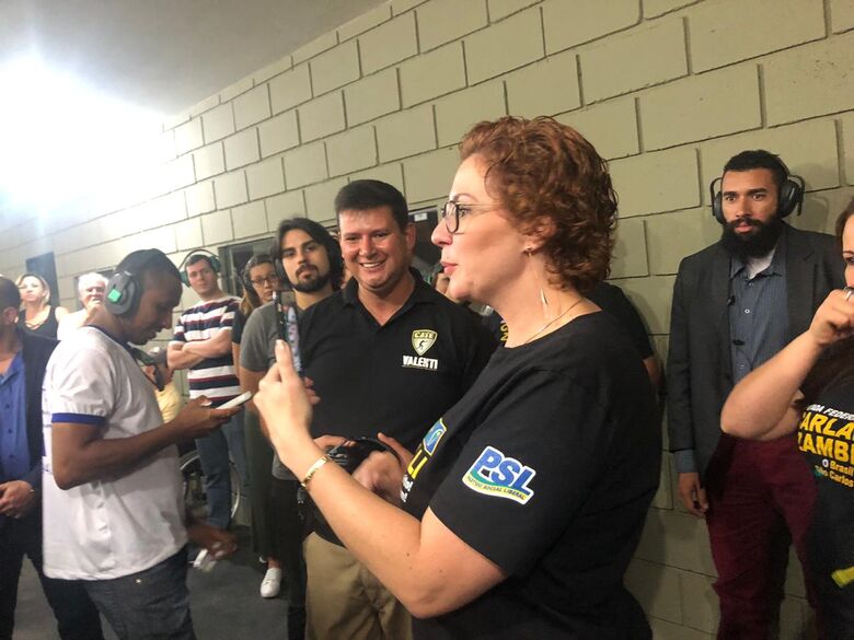 CATE Valenti recebe visita da deputada federal Carla Zambelli - Crédito: Divulgação