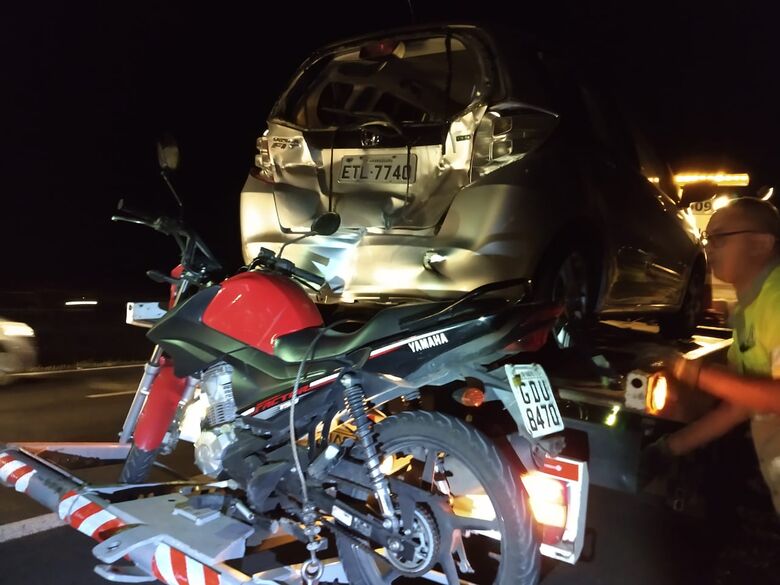 Motociclista perde controle e acidente gera engavetamento na rodovia Washington Luiz - Crédito: Luciano Lopes/São Carlos Agora