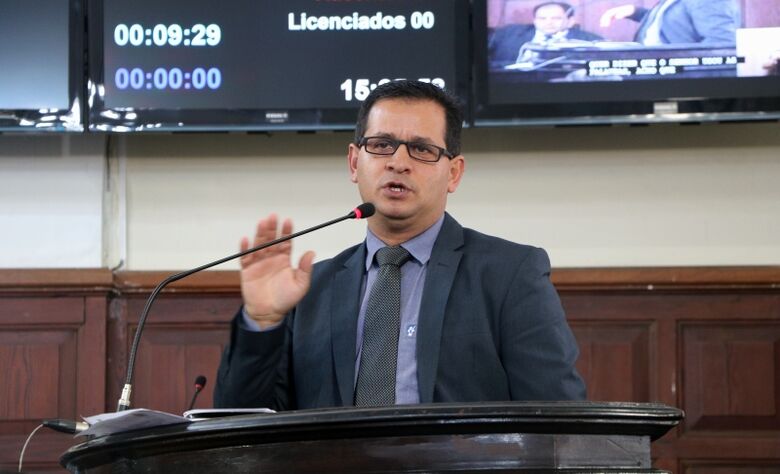 Vereador Roselei questiona sobre falta de medicamentos de alto custo e itens de atenção básica na rede de saúde - Crédito: Divulgação