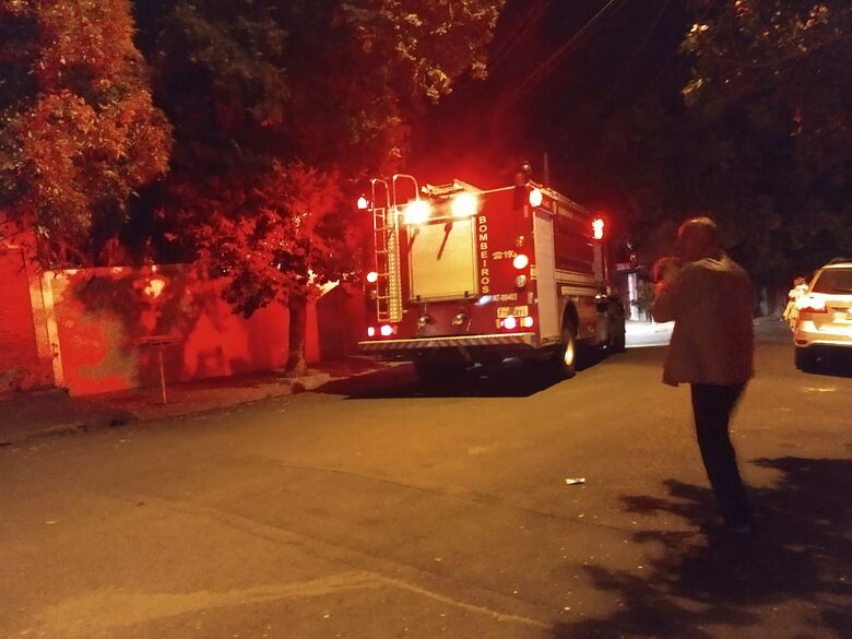 Vela causa incêndio em quarto de residência no Santa Marta - Crédito: Luciano Lopes