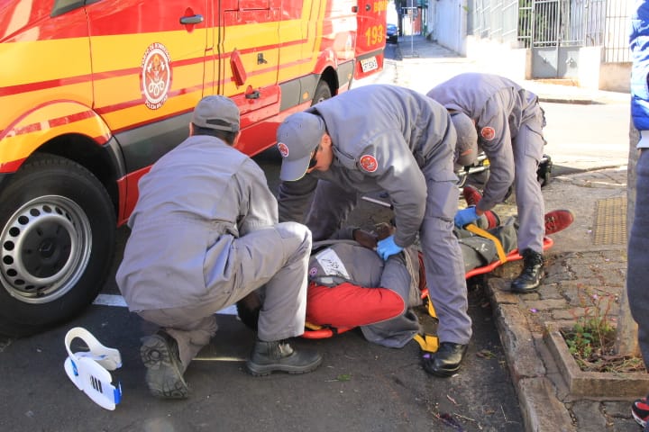 Homem embriagado fica ferido após cair na rua - Crédito: Marco Lúcio