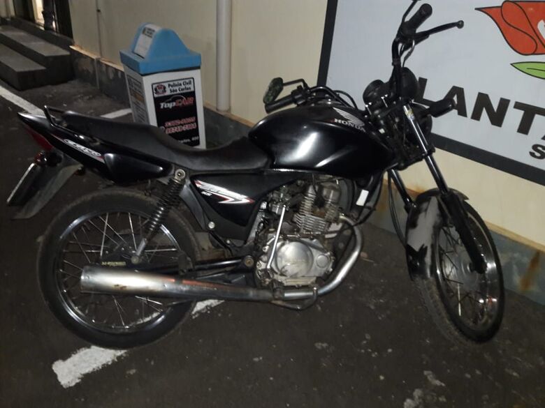 Jovem é detido com moto furtada em Ibaté - Crédito: São Carlos Agora