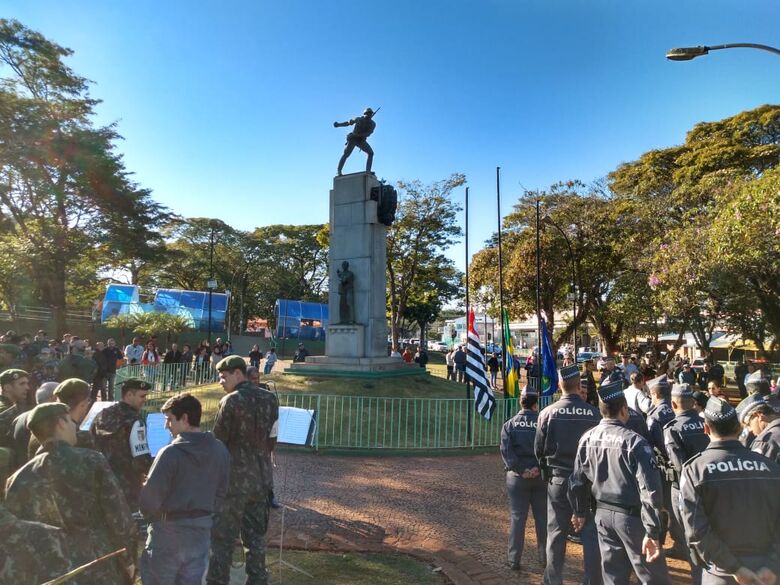 Ex-combatentes da Revolução de 1932 são lembrados em solenidade oficial em São Carlos - Crédito: Divulgação