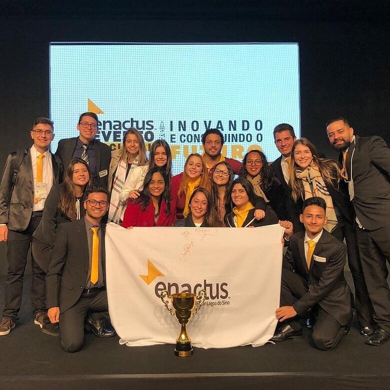 Time Enactus UFSCar Lagoa do Sino recebe prêmio Revelação do Ano - Crédito: Divulgação