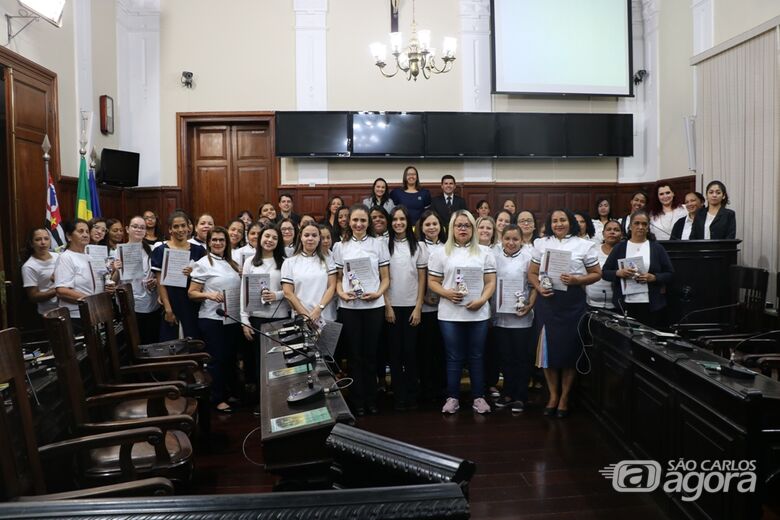 Voluntários da Escola Bíblica Infantil são homenageados pela Câmara Municipal - Crédito: Divulgação