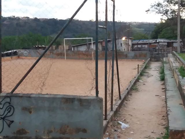 Praça abandonada é sinônimo de preocupação no Antenor Garcia - Crédito: Divulgação