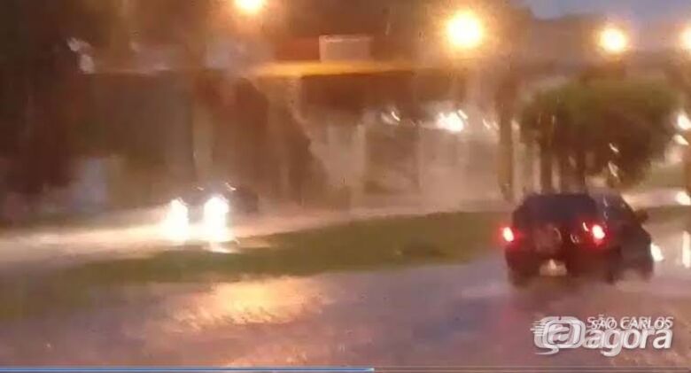Depois de meses, volta a chover de forma considerável em São Carlos - Crédito: Arquivo