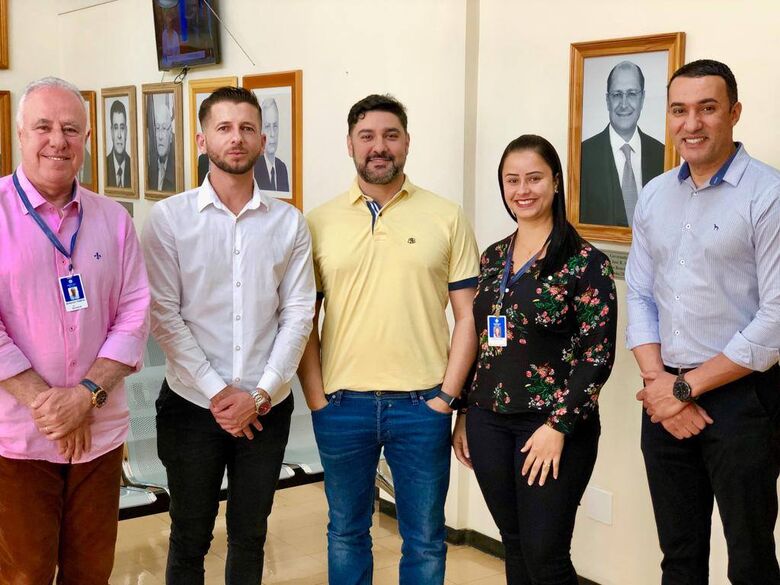 Vereador Elton conquista três respiradores e uma caixa instrumental para cirurgia cardíaca junto ao deputado Guilherme Mussi - Crédito: Divulgação