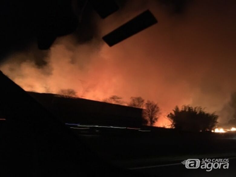 Grande incêndio assusta moradores de Araraquara - 