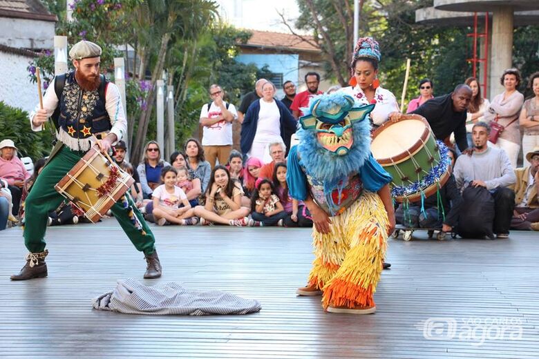 Espetáculo inspirado na Folia de Reis é atração no Sesc São Carlos - Crédito: Divulgação