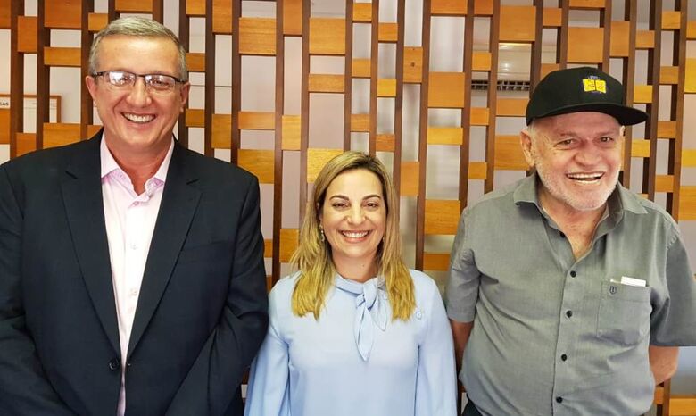 Deputada federal Kátia Sastre visita São Carlos e conhece trabalho desenvolvido na EMEB Dalila Galli -