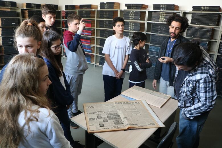 Câmara Municipal recebe alunos da escola bilíngue - Crédito: Divulgação