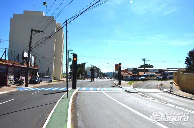 Semáforos da avenida São Carlos já estão operando no amarelo intermitente - Crédito: Divulgação