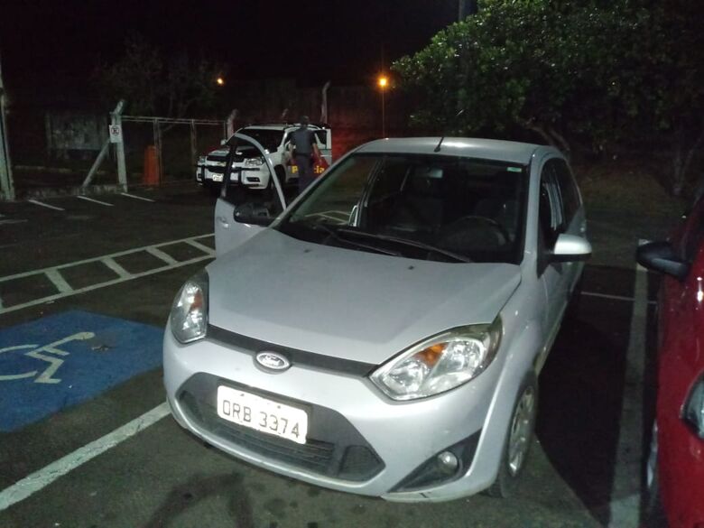Carro dublê é apreendido no Santa Maria -