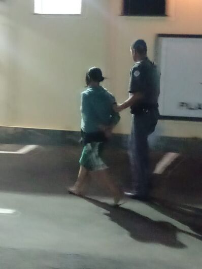 Procurada por roubo é detida no Jardim São Paulo -