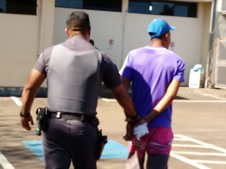Procurado por furto é preso em Dourado -