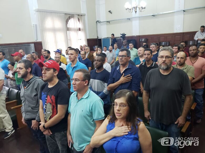Câmara aprova com 6 emendas regulamentação do UBER em São Carlos - Crédito: São Carlos Agora